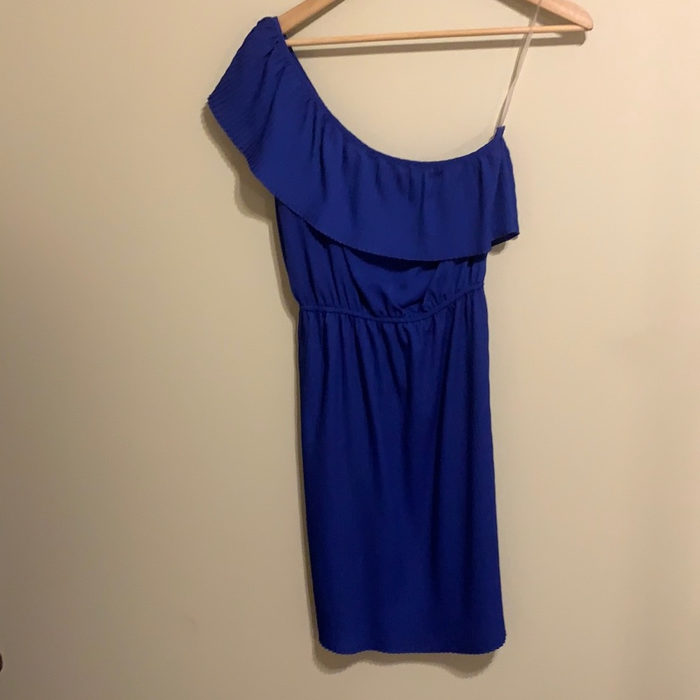 Small one shoulder dress